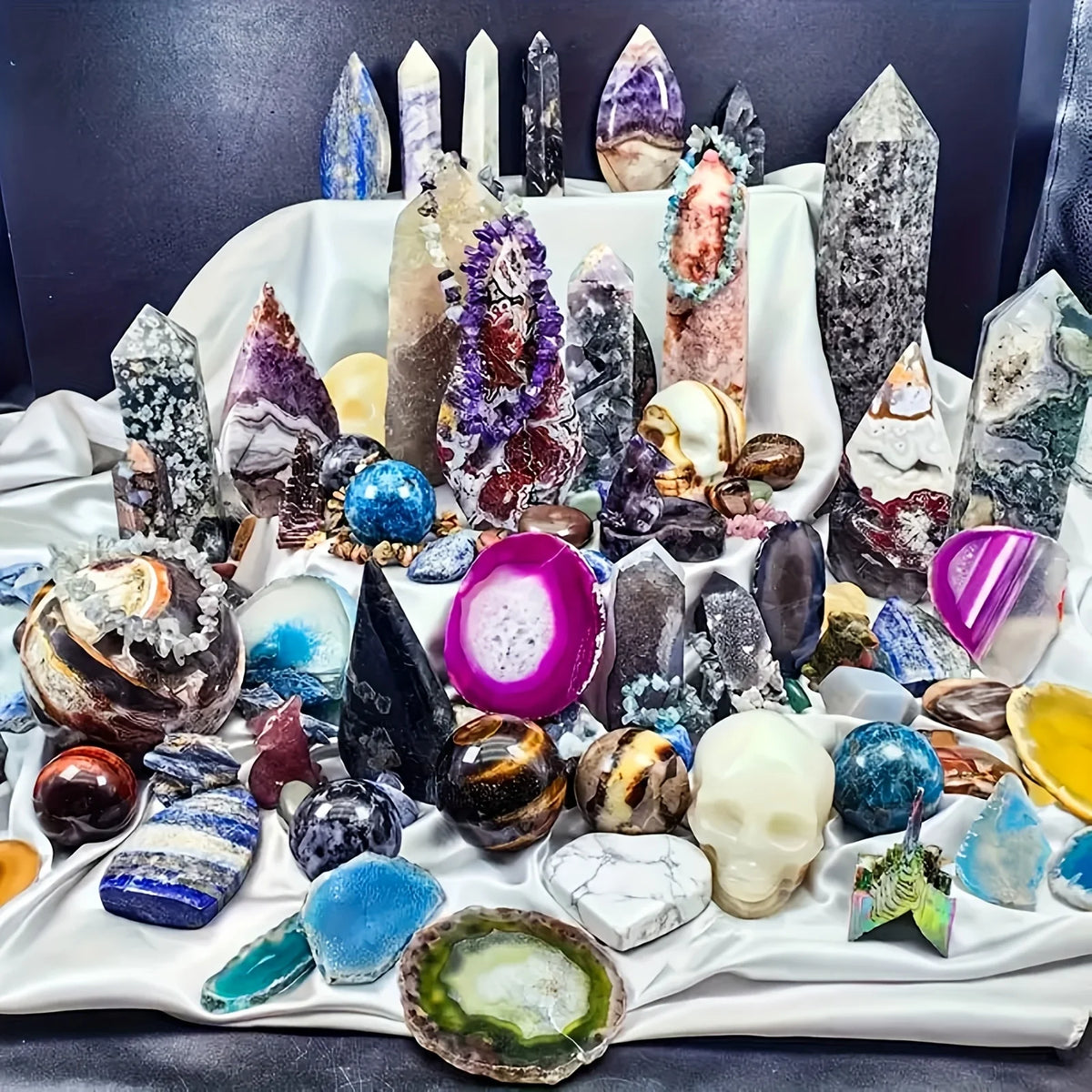 CrystalHola Mixed Raw Stone Crystal Gift Box With Carvings And Decor