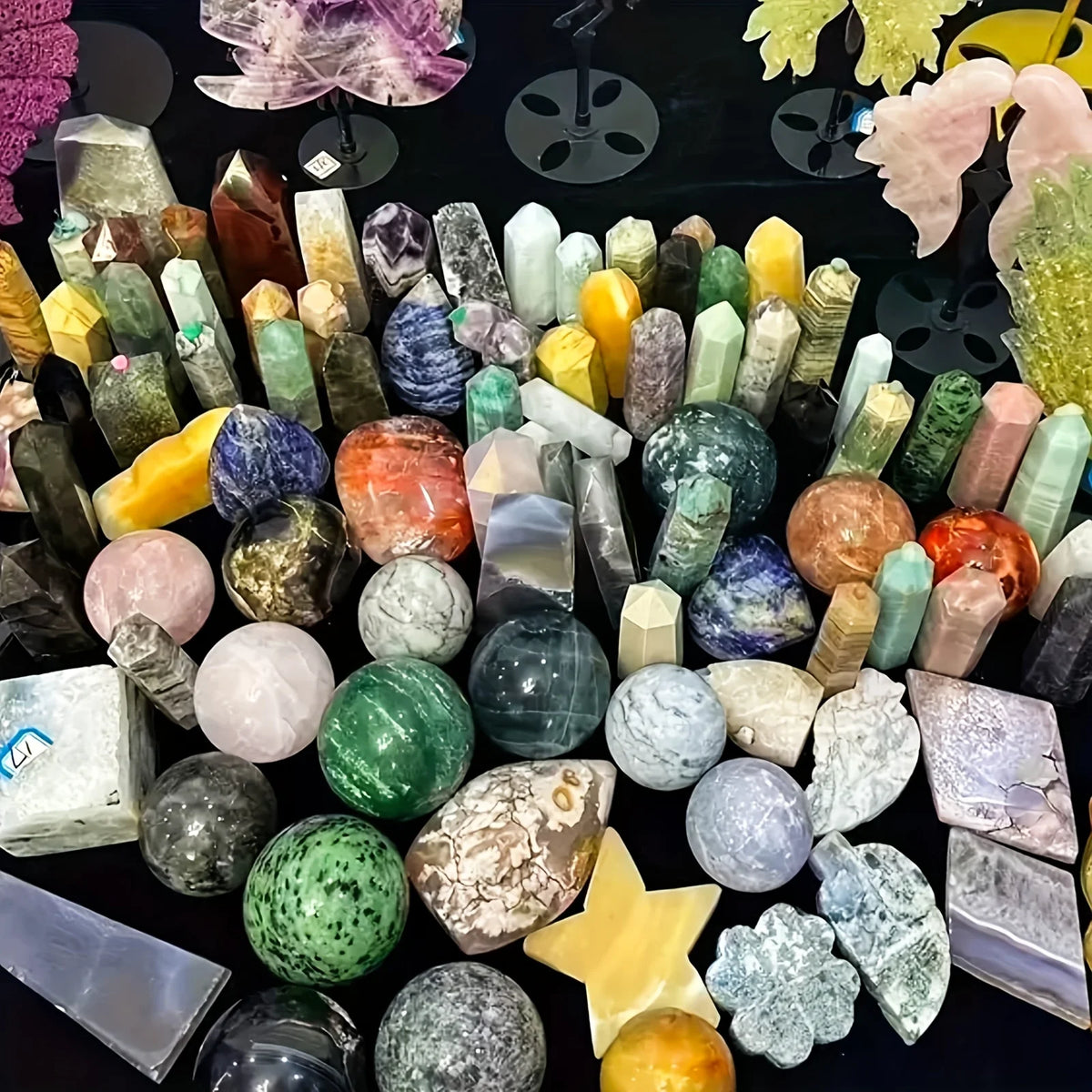 CrystalHola Mixed Raw Stone Crystal Gift Box With Carvings And Decor